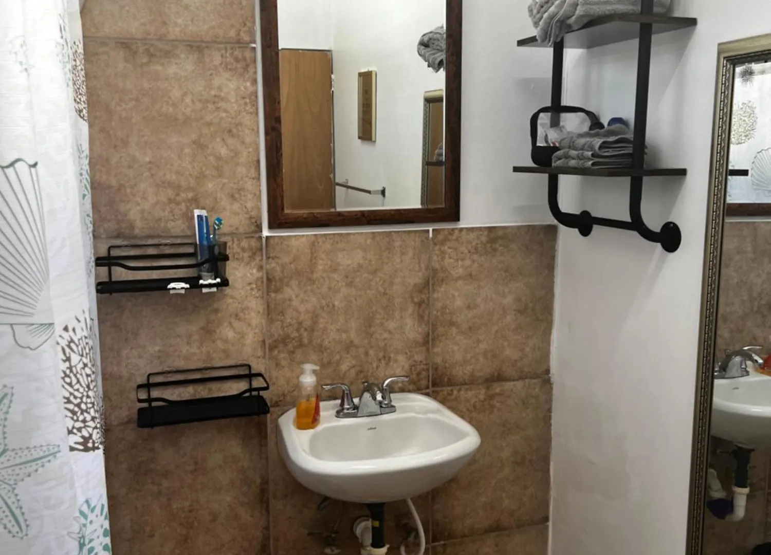 Roseau City Hub Apt # 3 0*,