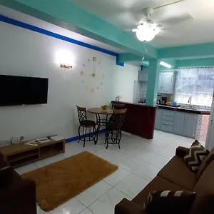 Apartment Cozy Vacation Retreat With Free Parking, Roseau